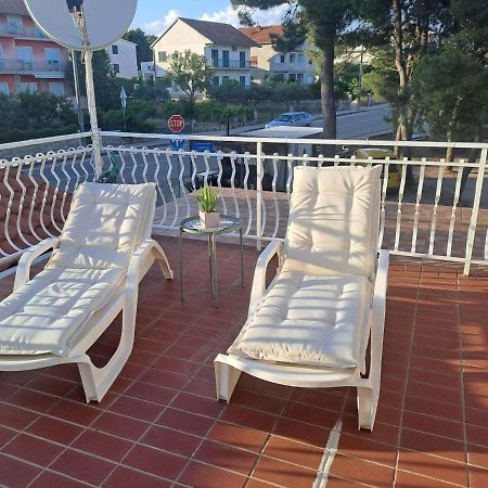 Apartmani Bonic Vodice Bagian luar foto