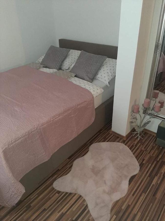 Apartmani Bonic Vodice Bagian luar foto