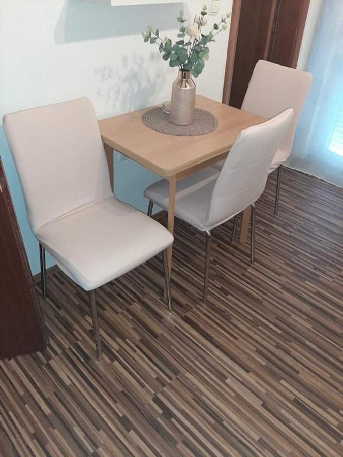 Apartmani Bonic Vodice Bagian luar foto