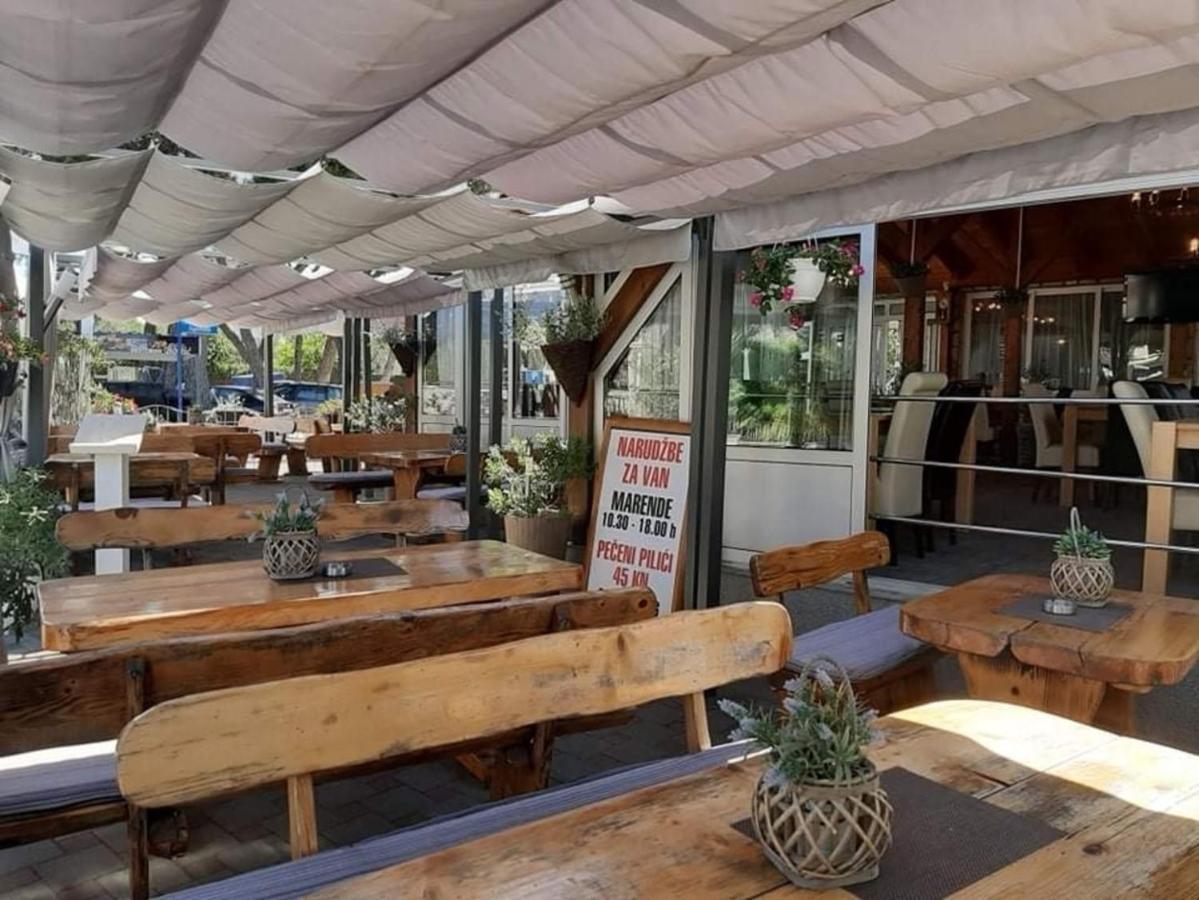Apartmani Bonic Vodice Bagian luar foto