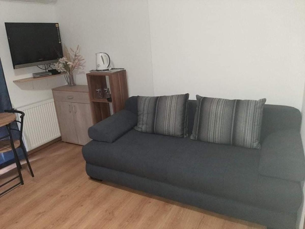Apartmani Bonic Vodice Bagian luar foto